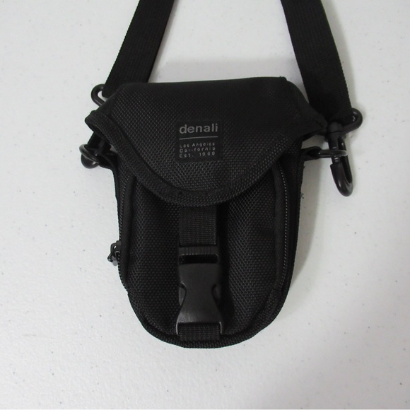 Denali Crossbody | Belt Camera Bag - Picture 3 of 13